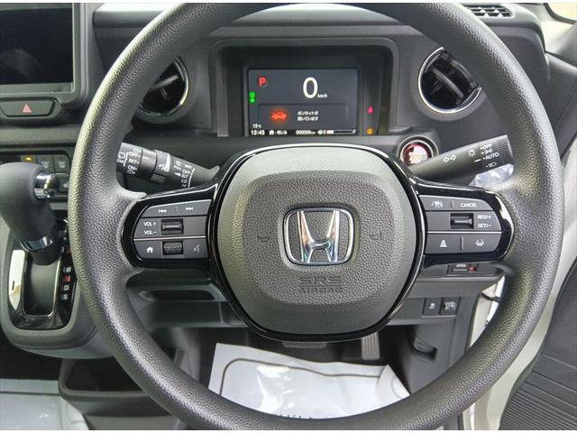 Ｎ－ＢＯＸカスタム ベースグレード　届出済未使用車　衝突軽減ブレーキ　バックカメラ　片側パワースライドドア　シートヒーター　誤発進抑制　横滑り防止　スマートキー　プッシュスタート　ＬＥヘッドライト　アイドリングストップ　純正アルミ（20枚目）