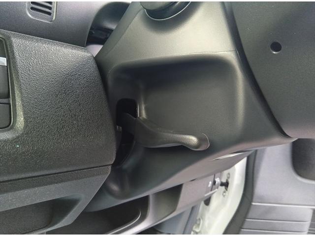 Ｎ－ＢＯＸカスタム ベースグレード　届出済未使用車　衝突軽減ブレーキ　バックカメラ　片側パワースライドドア　シートヒーター　誤発進抑制　横滑り防止　スマートキー　プッシュスタート　ＬＥヘッドライト　アイドリングストップ　純正アルミ（22枚目）