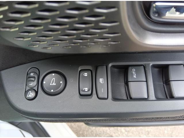 Ｎ－ＢＯＸカスタム ベースグレード　届出済未使用車　衝突軽減ブレーキ　バックカメラ　片側パワースライドドア　シートヒーター　誤発進抑制　横滑り防止　スマートキー　プッシュスタート　ＬＥヘッドライト　アイドリングストップ　純正アルミ（25枚目）