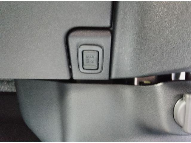 Ｎ－ＢＯＸカスタム ベースグレード　届出済未使用車　衝突軽減ブレーキ　バックカメラ　片側パワースライドドア　シートヒーター　誤発進抑制　横滑り防止　スマートキー　プッシュスタート　ＬＥヘッドライト　アイドリングストップ　純正アルミ（27枚目）