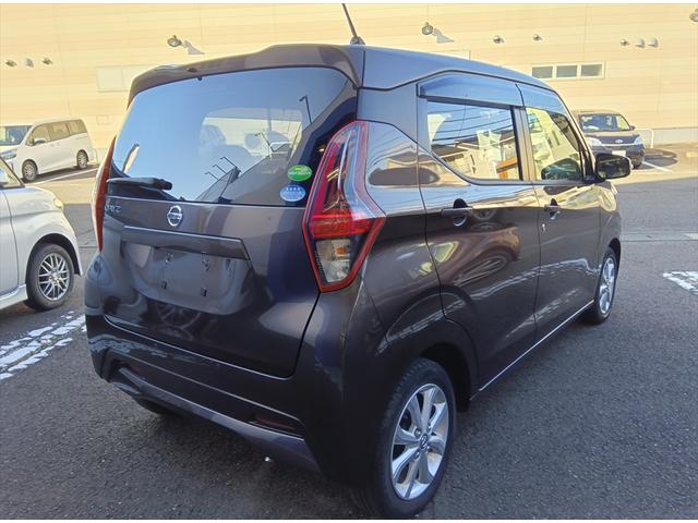 デイズ Ｘ　衝突軽減ブレーキ　バック・全周囲カメラ　ドラレコ　禁煙車　誤発進抑制　横滑り防止装置　スマートキー　プッシュスタート　純正アルミホイール　Ｗ・サイドエアバック　ＡＢＳ　アイドリングストップ　Ａライト（2枚目）