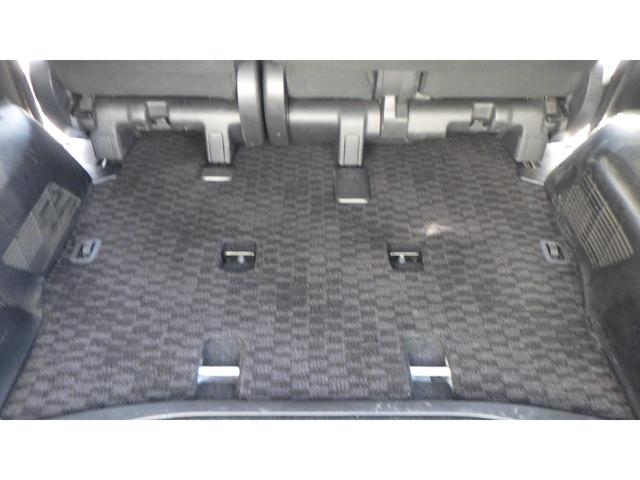 ヴォクシー ＺＳ　煌ＩＩ　４ＷＤ　ＥＴＣ　バックカメラ　ナビ　両側電動スライドドア　スマートキー　電動格納ミラー　３列シート　ウォークスルー　ＣＶＴ　　盗難防止システム　衝突安全ボディ（36枚目）