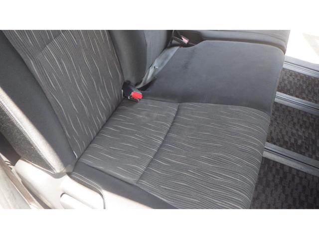 ヴォクシー ＺＳ　煌ＩＩ　４ＷＤ　ＥＴＣ　バックカメラ　ナビ　両側電動スライドドア　スマートキー　電動格納ミラー　３列シート　ウォークスルー　ＣＶＴ　　盗難防止システム　衝突安全ボディ（39枚目）