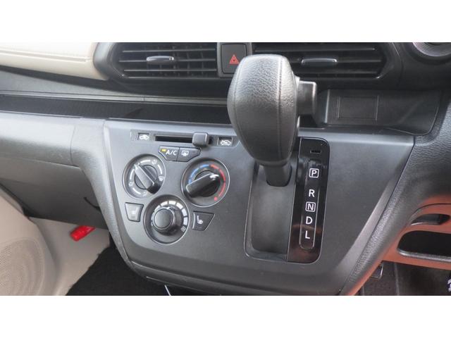 デイズ S 4WD クリアランスソナー 衝突被害軽減システム キーレスエントリー アイドリングストップ 電動格納ミラー シートヒーター ベンチシート CVT 盗難防止システム ABS ESC CD(11枚目)