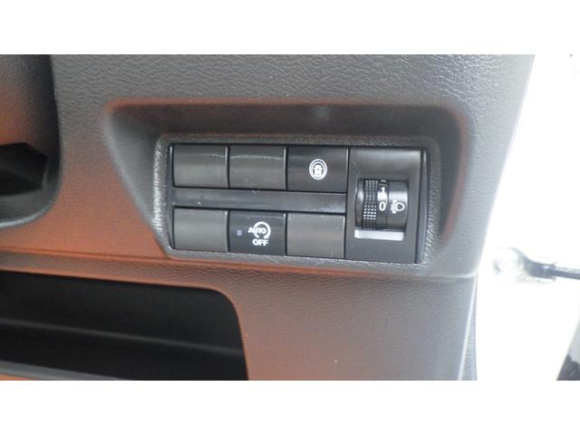 デイズ S 4WD クリアランスソナー 衝突被害軽減システム キーレスエントリー アイドリングストップ 電動格納ミラー シートヒーター ベンチシート CVT 盗難防止システム ABS ESC CD(12枚目)