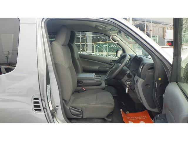 ＮＶ３５０キャラバンバン ロングＤＸターボ　４ＷＤ　ＥＴＣ　バックカメラ　ナビ　衝突被害軽減システム　スライドドア　キーレスエントリー　電動格納ミラー　ＡＴ　ＥＳＣ　エアコン　パワーウィンドウ　運転席エアバッグ（9枚目）