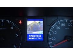 バックカメラ装備。駐車が苦手な方には欠かせません。 3