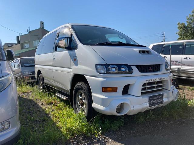 デリカスペースギア 　２０ｔｈアニバーサリー　ＡＴ　４ＷＤ　ディーゼルターボ　スライドドア　ＴＶ＆ナビ　ＡＷ　７名乗り　フォグランプ（13枚目）