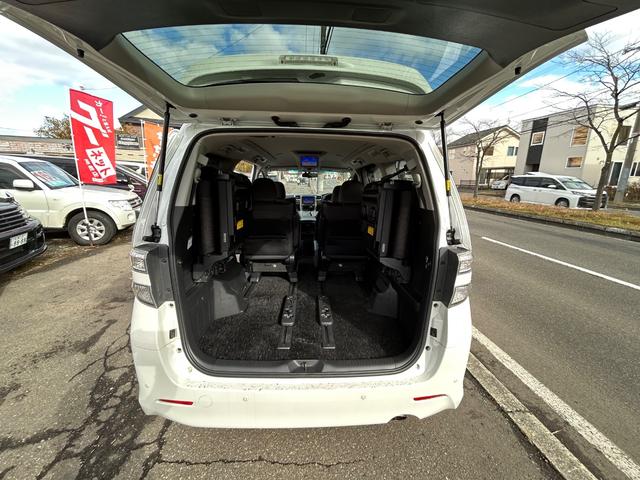 ヴェルファイアハイブリッド ZR(12枚目)