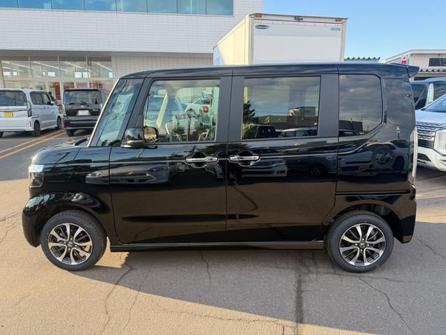 N-BOXカスタム ベースグレード AT・4WD・スマートキー・両側スライド片側パワードア・ステアリングスイッチ・クルーズコントロール・横滑り防止装置・シートヒーター・バックカメラ・LEDヘッドライト・純正アルミホイール(9枚目)