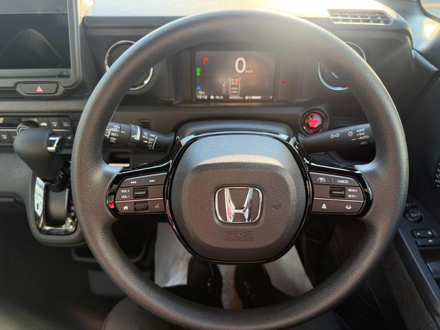 N-BOXカスタム ベースグレード AT・4WD・スマートキー・両側スライド片側パワードア・ステアリングスイッチ・クルーズコントロール・横滑り防止装置・シートヒーター・バックカメラ・LEDヘッドライト・純正アルミホイール(17枚目)