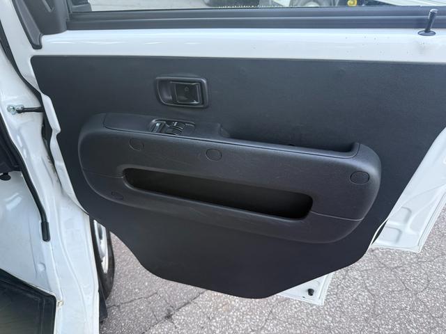 ハイゼットカーゴ スペシャルクリーンハイルーフ4WD キーレス・ちょいCamベッドキット付き・パートタイム4WD・リアヒーター・アイドリングストップ 両側スライドドア フルフラット エアバッグ エアコン パワーステアリング パワーウィンドウ ABS(11枚目)