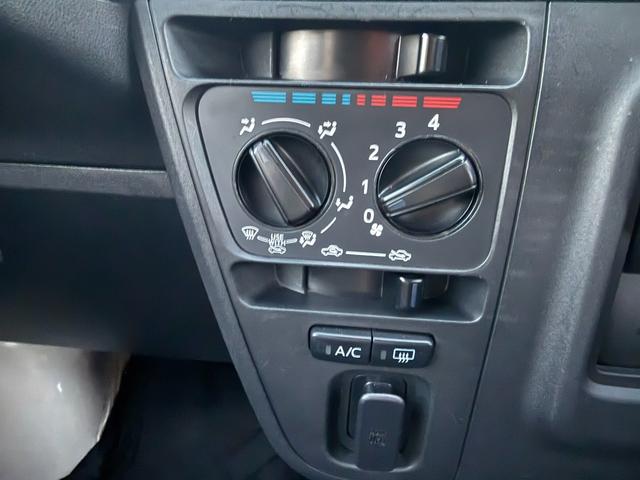 ハイゼットカーゴ スペシャルクリーンハイルーフ4WD キーレス・ちょいCamベッドキット付き・パートタイム4WD・リアヒーター・アイドリングストップ 両側スライドドア フルフラット エアバッグ エアコン パワーステアリング パワーウィンドウ ABS(13枚目)