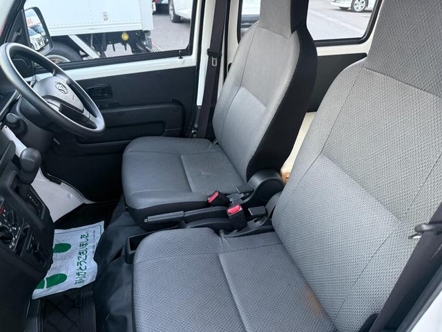 ハイゼットカーゴ スペシャルクリーンハイルーフ4WD キーレス・ちょいCamベッドキット付き・パートタイム4WD・リアヒーター・アイドリングストップ 両側スライドドア フルフラット エアバッグ エアコン パワーステアリング パワーウィンドウ ABS(15枚目)