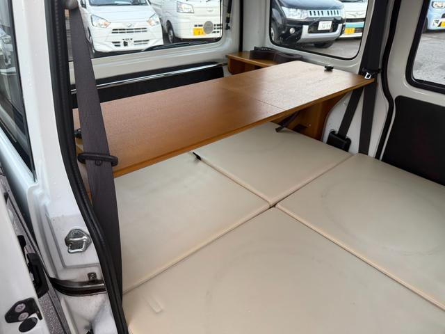 ハイゼットカーゴ スペシャルクリーンハイルーフ4WD キーレス・ちょいCamベッドキット付き・パートタイム4WD・リアヒーター・アイドリングストップ 両側スライドドア フルフラット エアバッグ エアコン パワーステアリング パワーウィンドウ ABS(18枚目)