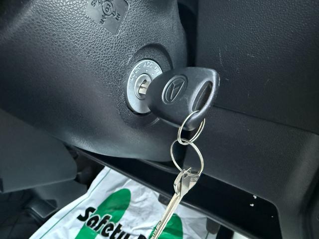 ハイゼットカーゴ スペシャルクリーンハイルーフ4WD キーレス・ちょいCamベッドキット付き・パートタイム4WD・リアヒーター・アイドリングストップ 両側スライドドア フルフラット エアバッグ エアコン パワーステアリング パワーウィンドウ ABS(25枚目)