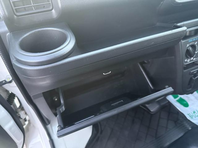 ハイゼットカーゴ スペシャルクリーンハイルーフ4WD キーレス・ちょいCamベッドキット付き・パートタイム4WD・リアヒーター・アイドリングストップ 両側スライドドア フルフラット エアバッグ エアコン パワーステアリング パワーウィンドウ ABS(31枚目)