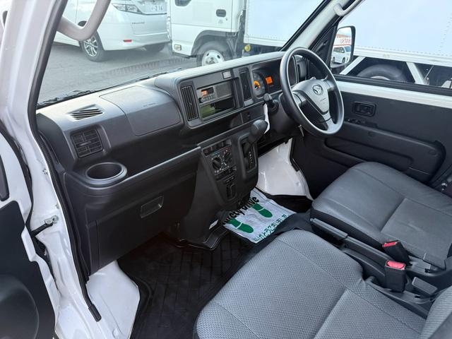 ハイゼットカーゴ スペシャルクリーンハイルーフ4WD キーレス・ちょいCamベッドキット付き・パートタイム4WD・リアヒーター・アイドリングストップ 両側スライドドア フルフラット エアバッグ エアコン パワーステアリング パワーウィンドウ ABS(35枚目)