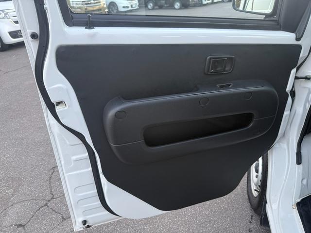 ハイゼットカーゴ スペシャルクリーンハイルーフ4WD キーレス・ちょいCamベッドキット付き・パートタイム4WD・リアヒーター・アイドリングストップ 両側スライドドア フルフラット エアバッグ エアコン パワーステアリング パワーウィンドウ ABS(37枚目)