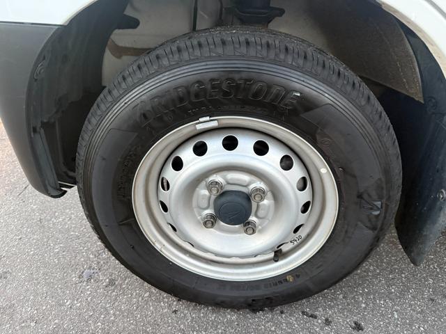 ハイゼットカーゴ スペシャルクリーンハイルーフ4WD キーレス・ちょいCamベッドキット付き・パートタイム4WD・リアヒーター・アイドリングストップ 両側スライドドア フルフラット エアバッグ エアコン パワーステアリング パワーウィンドウ ABS(45枚目)