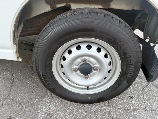 ハイゼットカーゴ スペシャルクリーンハイルーフ4WD キーレス・ちょいCamベッドキット付き・パートタイム4WD・リアヒーター・アイドリングストップ 両側スライドドア フルフラット エアバッグ エアコン パワーステアリング パワーウィンドウ ABS(46枚目)