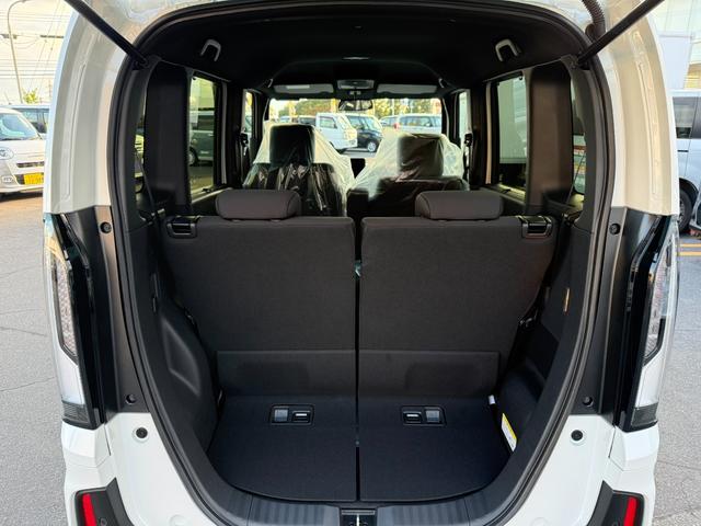 納車前に内外装のクリーニングをいたします。各種コーティング（別途有料）もご用意しておりますので、是非ご相談ください。