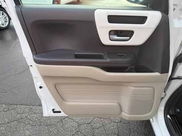 N-BOX G・EXホンダセンシング プッシュスタート・エンジンスターター・純正ナビ・フルセグTV・バックカメラ・両側パワースライドドア・ブレーキサポート・クルーズコントロール・レーンキープアシスト・ビルドインETC・横滑り防止装置(43枚目)