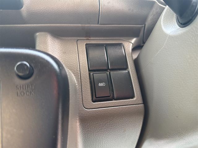 エブリイ ＰＡリミテッド　４ＷＤ　ＡＴ　両側スライドドア　キーレスエントリー　ＡＢＳ　エアコン　パワーステアリング　運転席エアバッグ　助手席エアバッグ（4枚目）