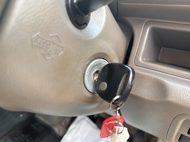 エブリイ ＰＡリミテッド　４ＷＤ　ＡＴ　両側スライドドア　キーレスエントリー　ＡＢＳ　エアコン　パワーステアリング　運転席エアバッグ　助手席エアバッグ（24枚目）