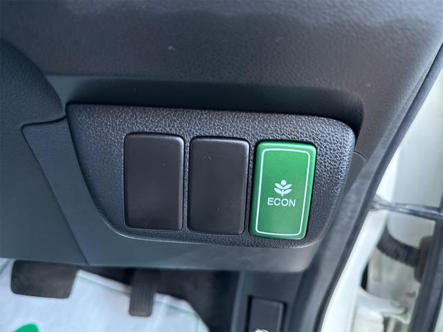 フィット １３Ｇ・スマートセレクション　ファインスタイル　ナビ　アルミホイール　ＨＩＤ　スマートキー　電動格納ミラー　ＣＶＴ　盗難防止システム　衝突安全ボディ　ＡＢＳ　エアコン　パワーステアリング（26枚目）