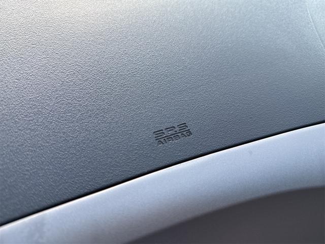 フィット １３Ｇ・スマートセレクション　ファインスタイル　ナビ　アルミホイール　ＨＩＤ　スマートキー　電動格納ミラー　ＣＶＴ　盗難防止システム　衝突安全ボディ　ＡＢＳ　エアコン　パワーステアリング（32枚目）