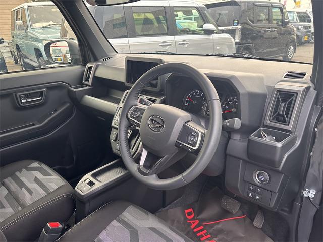 タフト Ｇ　ダーククロムベンチャー　・ＡＴ・４ＷＤ・スマートキー・プッシュスタートクルーズコントロール・ＬＥＤヘッドライト・ＬＥＤフォグライト・ステアリングスイッチ・シートヒーター・シートリフター・ガラスルーフ・純正アルミホイール（11枚目）