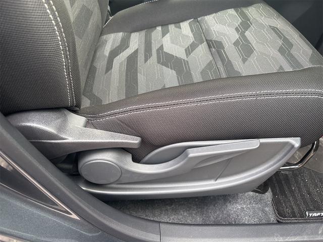 タフト Ｇ　ダーククロムベンチャー　・ＡＴ・４ＷＤ・スマートキー・プッシュスタートクルーズコントロール・ＬＥＤヘッドライト・ＬＥＤフォグライト・ステアリングスイッチ・シートヒーター・シートリフター・ガラスルーフ・純正アルミホイール（13枚目）