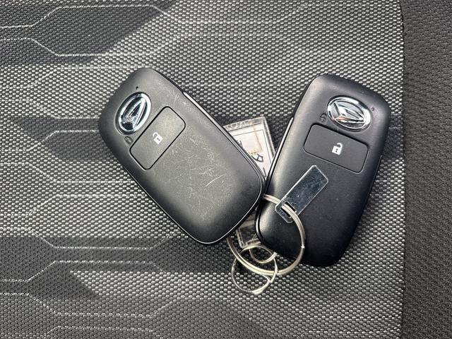 タフト Ｇ　ダーククロムベンチャー　・ＡＴ・４ＷＤ・スマートキー・プッシュスタートクルーズコントロール・ＬＥＤヘッドライト・ＬＥＤフォグライト・ステアリングスイッチ・シートヒーター・シートリフター・ガラスルーフ・純正アルミホイール（30枚目）