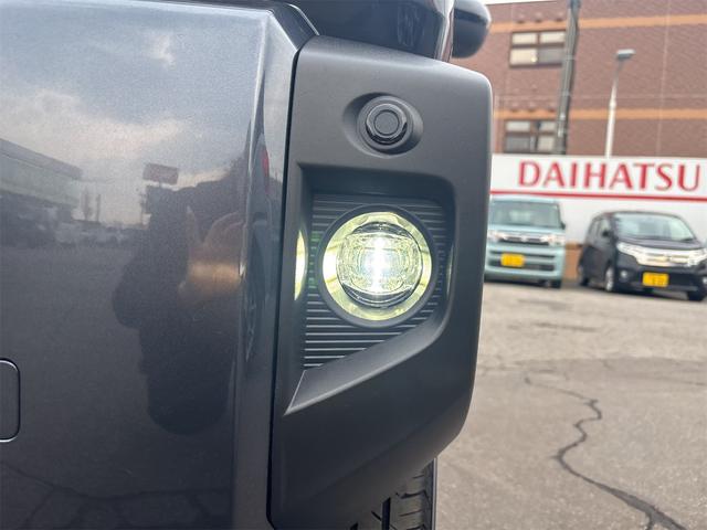 タフト Ｇ　ダーククロムベンチャー　・ＡＴ・４ＷＤ・スマートキー・プッシュスタートクルーズコントロール・ＬＥＤヘッドライト・ＬＥＤフォグライト・ステアリングスイッチ・シートヒーター・シートリフター・ガラスルーフ・純正アルミホイール（32枚目）