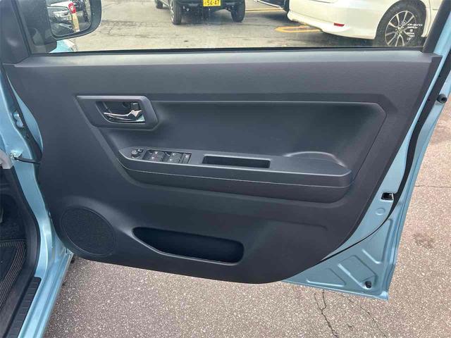 ミライース Ｘ　ＳＡＩＩＩ　４ＷＤ　クリアランスソナー　衝突被害軽減システム　オートライト　ＬＥＤヘッドランプ　キーレスエントリー　アイドリングストップ　電動格納ミラー　ＣＶＴ　盗難防止システム　ＡＢＳ　ＥＳＣ　衝突安全ボディ（10枚目）