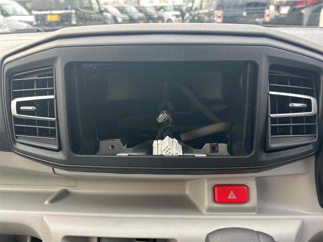 ミライース Ｘ　ＳＡＩＩＩ　４ＷＤ　クリアランスソナー　衝突被害軽減システム　オートライト　ＬＥＤヘッドランプ　キーレスエントリー　アイドリングストップ　電動格納ミラー　ＣＶＴ　盗難防止システム　ＡＢＳ　ＥＳＣ　衝突安全ボディ（17枚目）