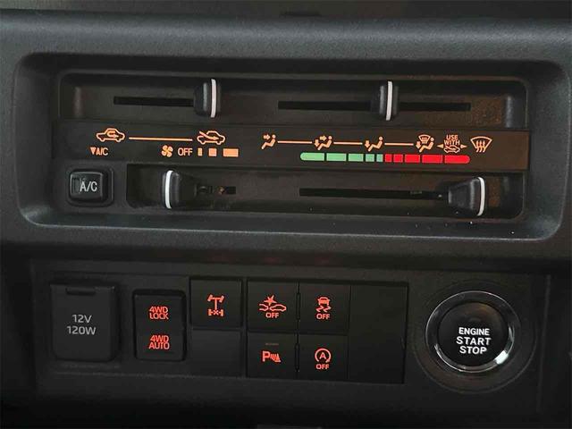 ハイゼットトラック ジャンボエクストラ　４ＷＤ　ＣＶＴ　衝突被害軽減システム　クリアランスソナー　ナビ　ＴＶ　スマートキー　アイドリングストップ　電動格納ミラー　オートライト　ＥＳＣ　エアコン　パワーステアリング（7枚目）