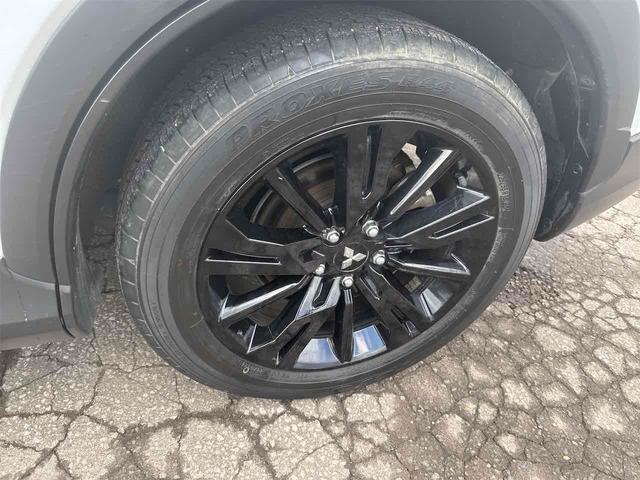 エクリプスクロス ブラックエディション　４ＷＤ　全周囲カメラ　クリアランスソナー　オートクルーズコントロール　レーンアシスト　衝突被害軽減システム　サンルーフ　ナビ　ＴＶ　オートライト　電動リアゲート　アルミホイール　スマートキー（64枚目）