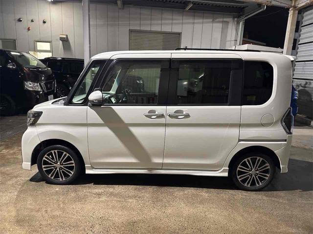 タント カスタムＲＳ　トップエディションＳＡＩＩＩ　４ＷＤ　両側電動スライドドア　ナビ　クリアランスソナー　衝突被害軽減システム　オートマチックハイビーム　オートライト　ＬＥＤヘッドランプ　スマートキー　アイドリングストップ　電動格納ミラー（4枚目）