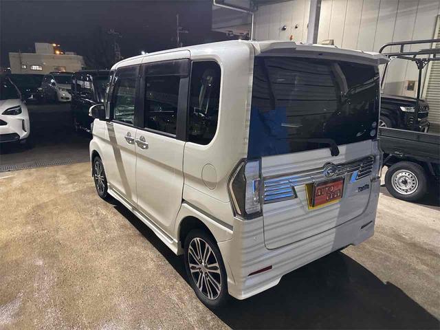 タント カスタムＲＳ　トップエディションＳＡＩＩＩ　４ＷＤ　両側電動スライドドア　ナビ　クリアランスソナー　衝突被害軽減システム　オートマチックハイビーム　オートライト　ＬＥＤヘッドランプ　スマートキー　アイドリングストップ　電動格納ミラー（5枚目）