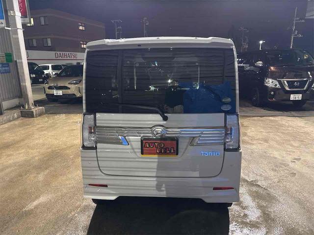 タント カスタムＲＳ　トップエディションＳＡＩＩＩ　４ＷＤ　両側電動スライドドア　ナビ　クリアランスソナー　衝突被害軽減システム　オートマチックハイビーム　オートライト　ＬＥＤヘッドランプ　スマートキー　アイドリングストップ　電動格納ミラー（6枚目）