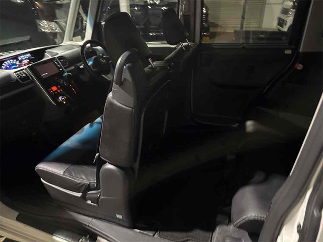 タント カスタムＲＳ　トップエディションＳＡＩＩＩ　４ＷＤ　両側電動スライドドア　ナビ　クリアランスソナー　衝突被害軽減システム　オートマチックハイビーム　オートライト　ＬＥＤヘッドランプ　スマートキー　アイドリングストップ　電動格納ミラー（32枚目）