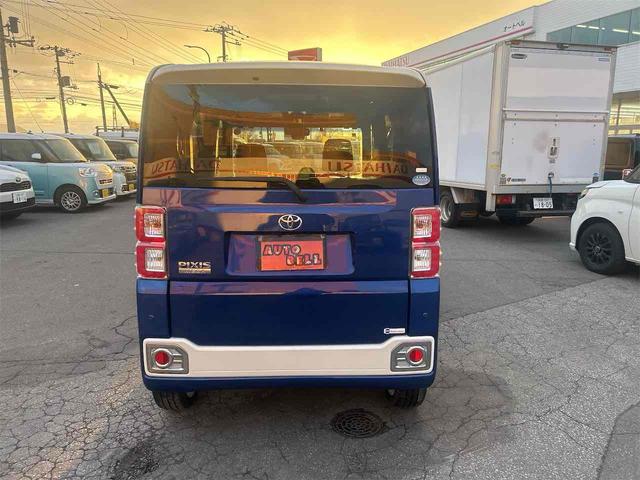 ピクシスメガ Ｇターボ　ＳＡＩＩ　４ＷＤ　ＥＴＣ　バックカメラ　両側電動スライドドア　ナビ　ＴＶ　衝突被害軽減システム　オートライト　ＬＥＤヘッドランプ　スマートキー　アイドリングストップ　シートヒーター　ベンチシート　ＣＶＴ（7枚目）