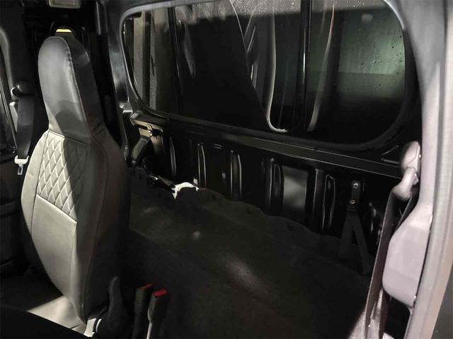 ハイゼットトラック ジャンボエクストラ　４ＷＤ　ＣＶＴ　衝突被害軽減システム　クリアランスソナー　スマートキー　アイドリングストップ　電動格納ミラー　ＥＳＣ　エアコン　パワーウィンドウ　ＨＡＲＤＣＡＲＧＯ　ルーフキャリア　ＬＥＤワークライト（10枚目）