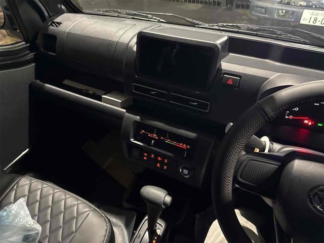 ハイゼットトラック ジャンボエクストラ　４ＷＤ　ＣＶＴ　衝突被害軽減システム　クリアランスソナー　スマートキー　アイドリングストップ　電動格納ミラー　ＥＳＣ　エアコン　パワーウィンドウ　ＨＡＲＤＣＡＲＧＯ　ルーフキャリア　ＬＥＤワークライト（25枚目）