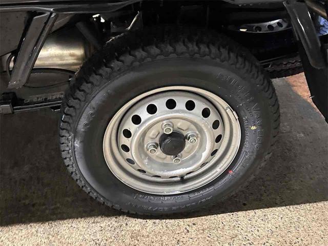 ハイゼットトラック ジャンボエクストラ　４ＷＤ　ＣＶＴ　衝突被害軽減システム　クリアランスソナー　スマートキー　アイドリングストップ　電動格納ミラー　ＥＳＣ　エアコン　パワーウィンドウ　ＨＡＲＤＣＡＲＧＯ　ルーフキャリア　ＬＥＤワークライト（49枚目）