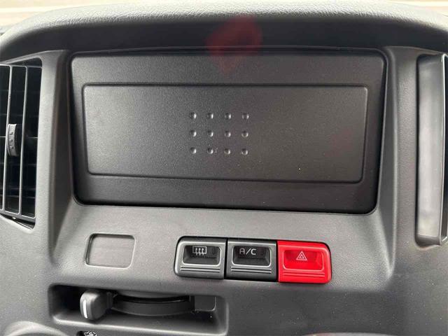 タウンエースバン ＧＬ　４ＷＤ　クリアランスソナー　衝突被害軽減システム　両側スライドドア　オートライト　キーレスエントリー　アイドリングストップ　ＡＴ　ＡＢＳ　ＥＳＣ　エアコン　パワーステアリング　パワーウィンドウ（29枚目）