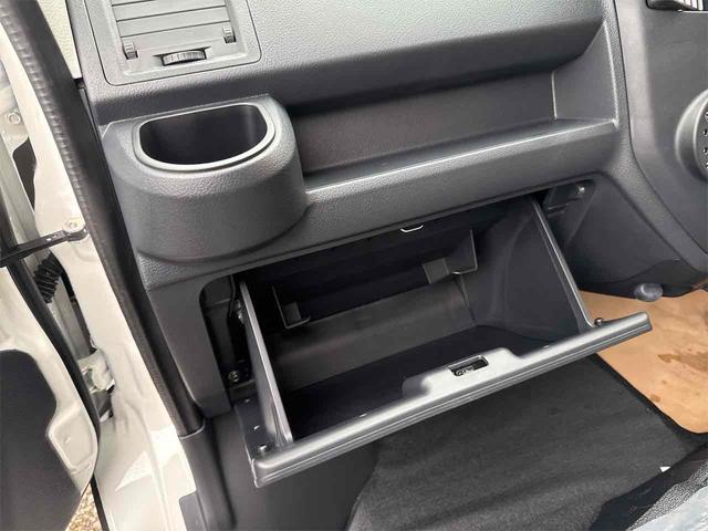 タウンエースバン ＧＬ　４ＷＤ　クリアランスソナー　衝突被害軽減システム　両側スライドドア　オートライト　キーレスエントリー　アイドリングストップ　ＡＴ　ＡＢＳ　ＥＳＣ　エアコン　パワーステアリング　パワーウィンドウ（34枚目）