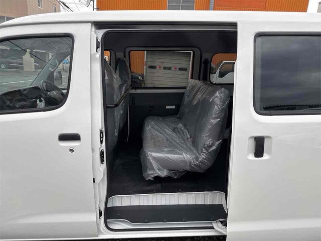 タウンエースバン ＧＬ　４ＷＤ　クリアランスソナー　衝突被害軽減システム　両側スライドドア　オートライト　キーレスエントリー　アイドリングストップ　ＡＴ　ＡＢＳ　ＥＳＣ　エアコン　パワーステアリング　パワーウィンドウ（33枚目）